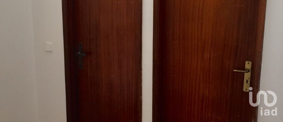 Boutique/Local commercial à Costa da Caparica de 48 m²