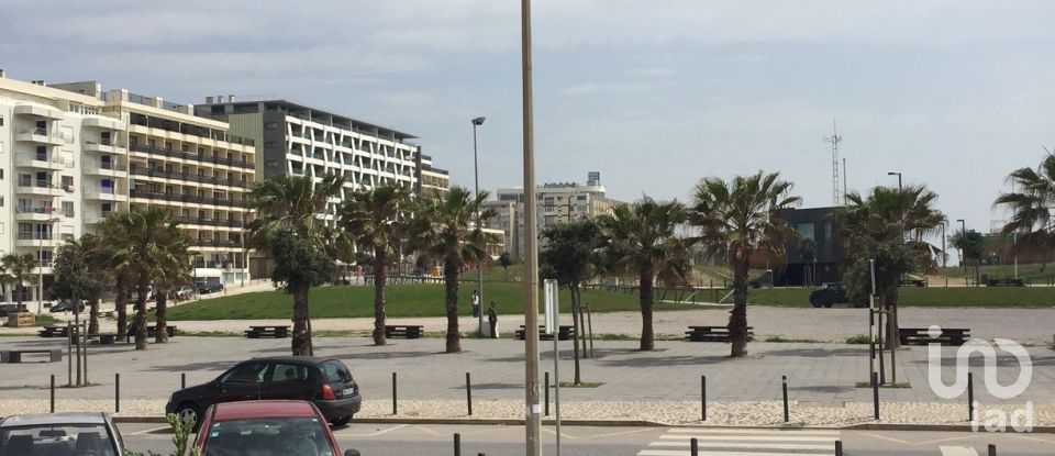 Boutique/Local commercial à Costa da Caparica de 48 m²