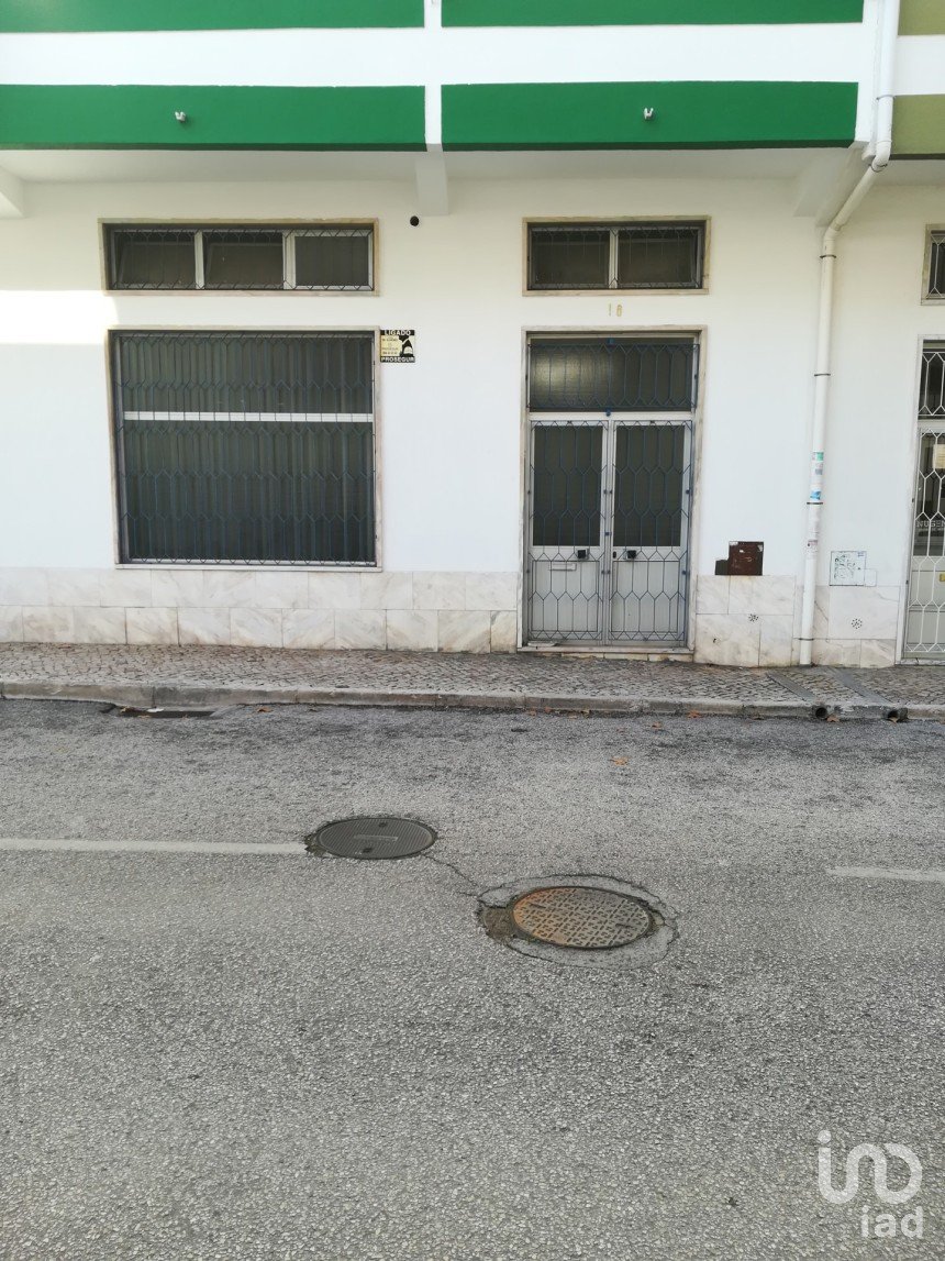 Shop / premises commercial in Corroios of 103 m²