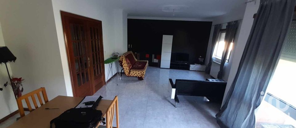 Apartment T3 in Vila e Roussas of 138 m²