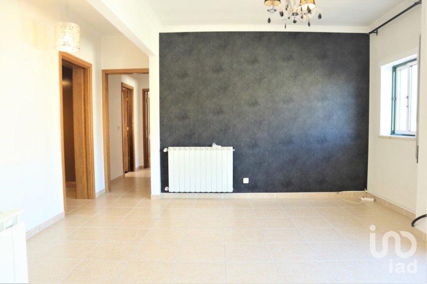 Apartment T2 in Marrazes e Barosa of 87 m²