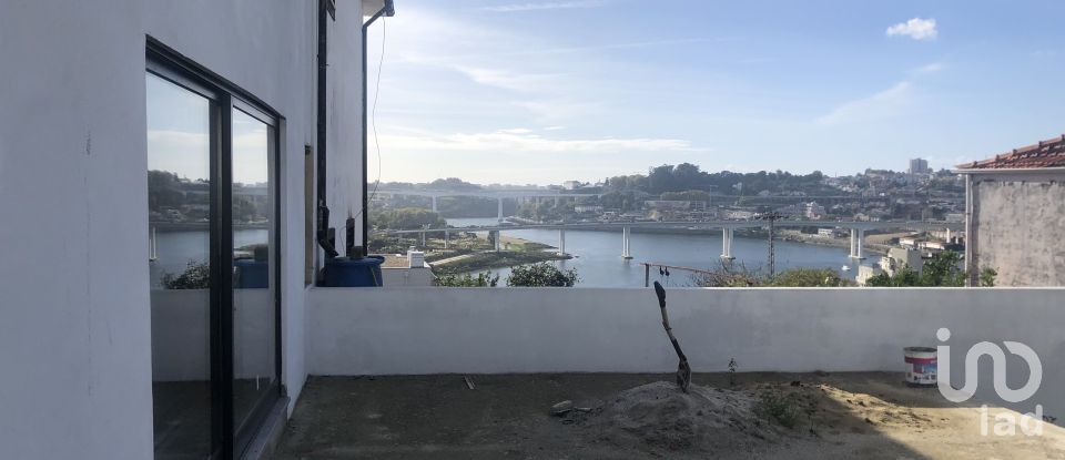 Lodge T4 in Gondomar (São Cosme), Valbom e Jovim of 250 m²