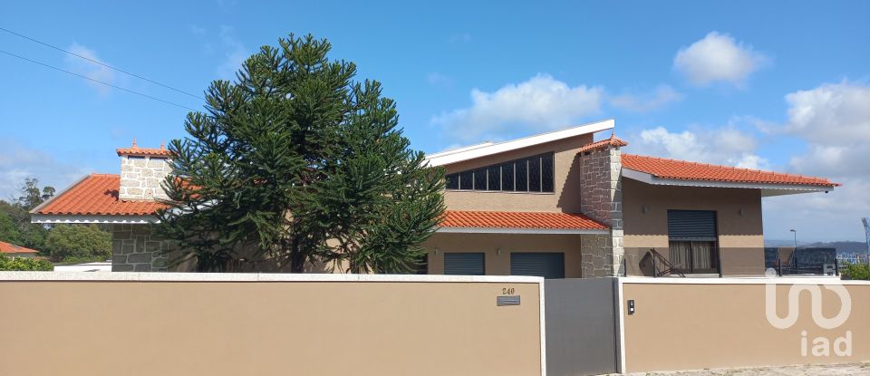 House T4 in Barcelos, Vila Boa e Vila Frescainha (São Martinho e São Pedro) of 356 m²