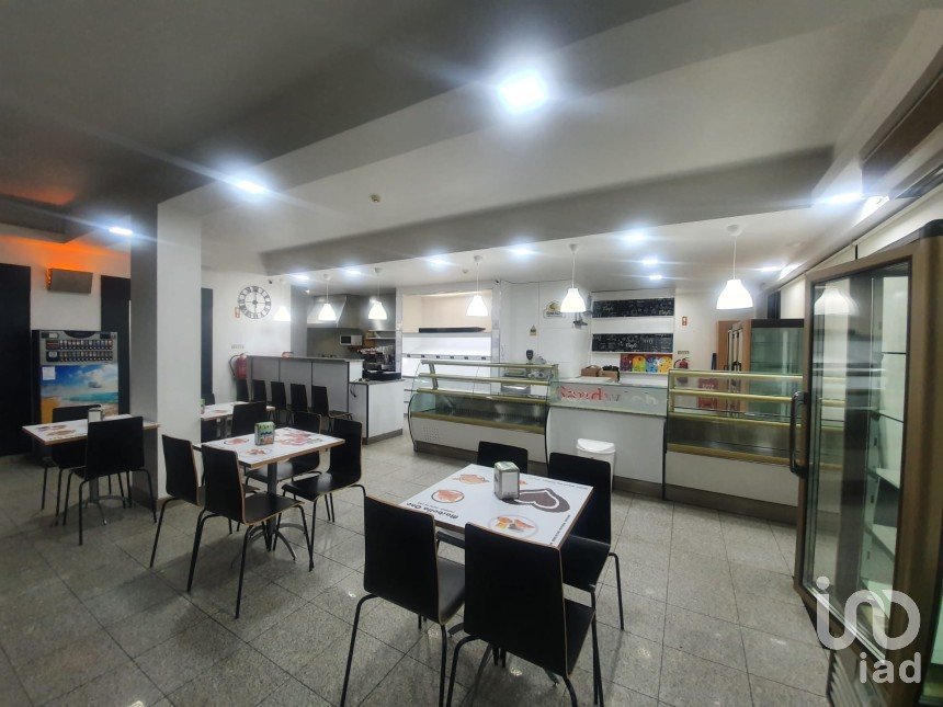 Boulangerie à São Félix da Marinha de 163 m²