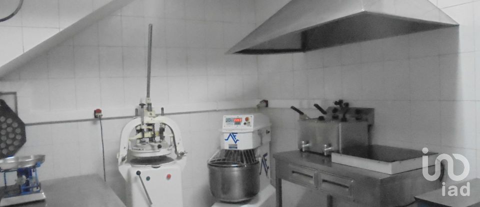 Boulangerie à São Félix da Marinha de 163 m²