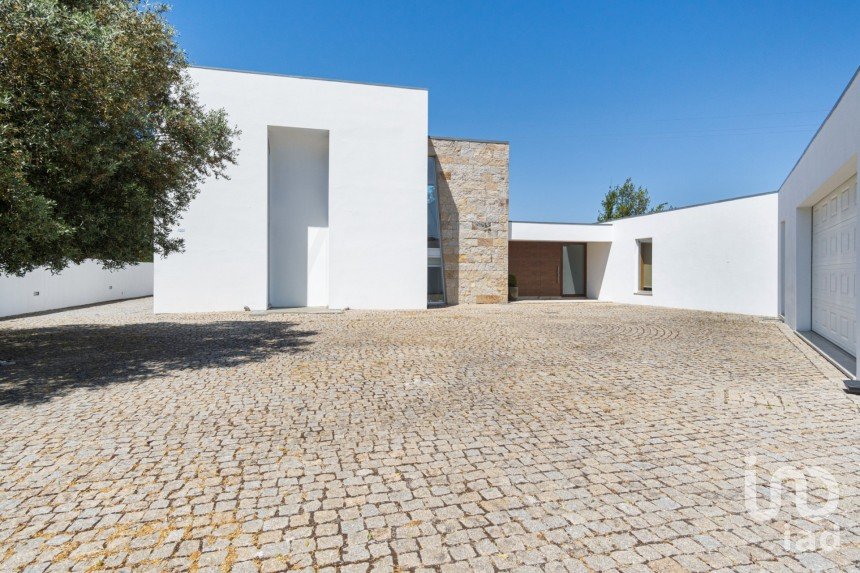 Herdade T6 em Eixo e Eirol de 950 m²