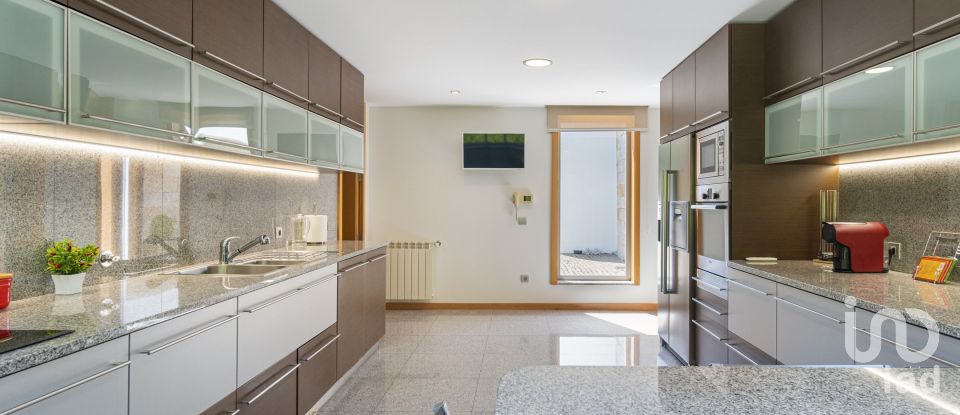 Herdade T6 em Eixo e Eirol de 950 m²