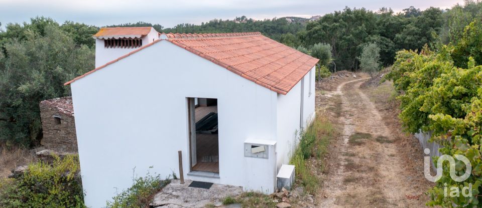 House T2 in Serra e Junceira of 202 m²