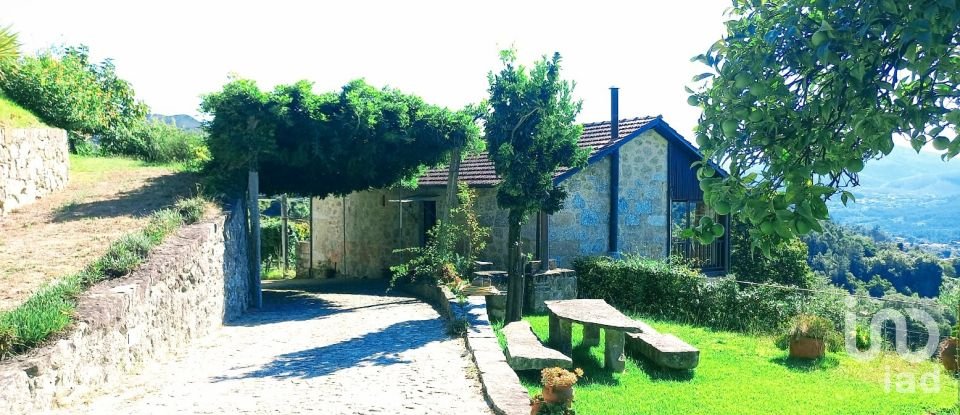 Casa de Campo T5 em Vilela, Seramil E Paredes Secas de 232 m²