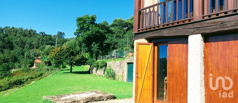 Casa de Campo T5 em Vilela, Seramil E Paredes Secas de 232 m²