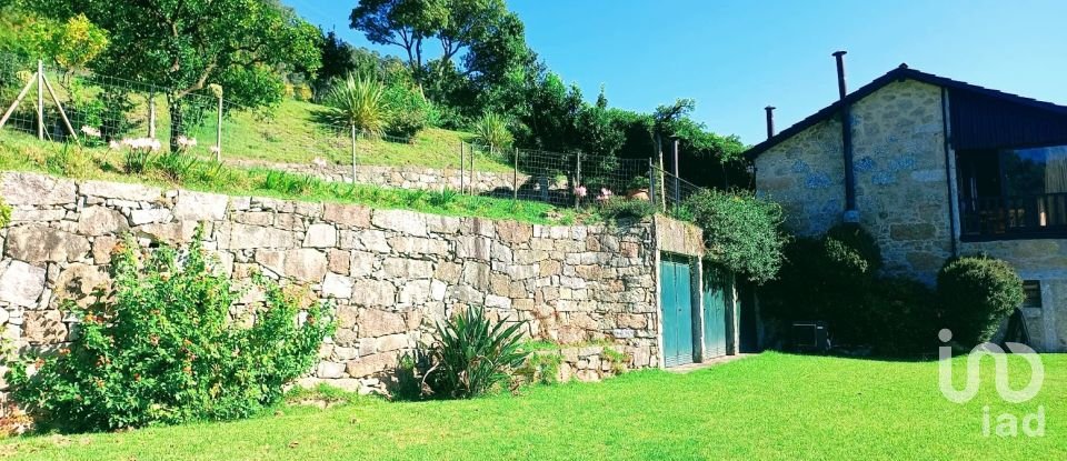 Casa de Campo T5 em Vilela, Seramil E Paredes Secas de 232 m²