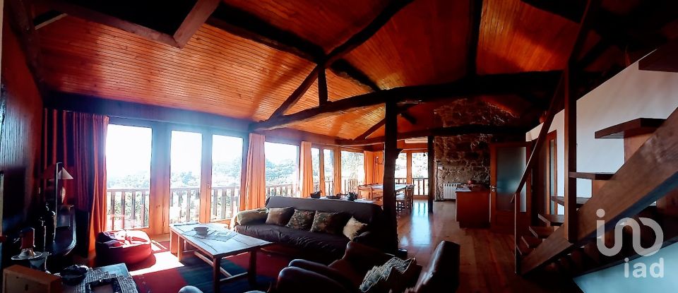 Casa de Campo T5 em Vilela, Seramil E Paredes Secas de 232 m²