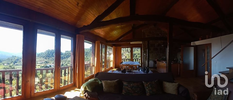 Casa de Campo T5 em Vilela, Seramil E Paredes Secas de 232 m²