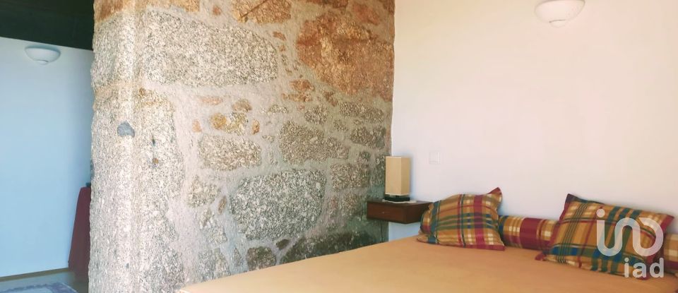 Casa de Campo T5 em Vilela, Seramil E Paredes Secas de 232 m²