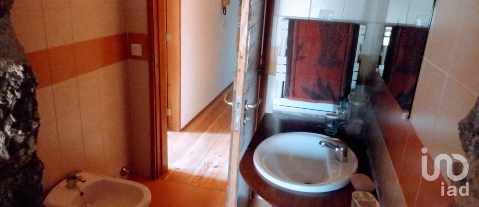 Casa de Campo T5 em Vilela, Seramil E Paredes Secas de 232 m²