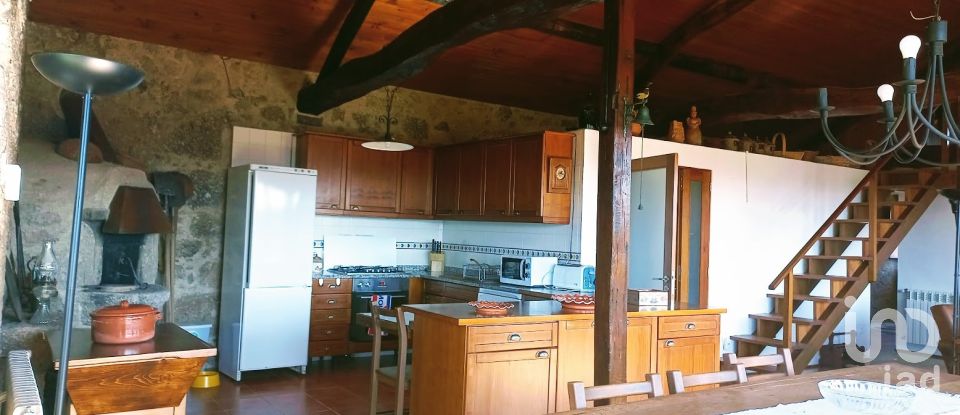 Casa de Campo T5 em Vilela, Seramil E Paredes Secas de 232 m²