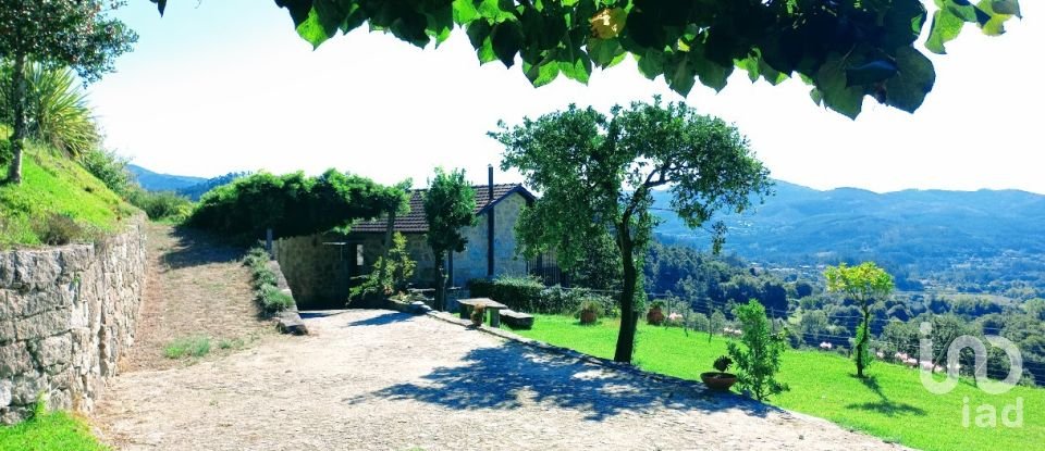 Casa de Campo T5 em Vilela, Seramil E Paredes Secas de 232 m²