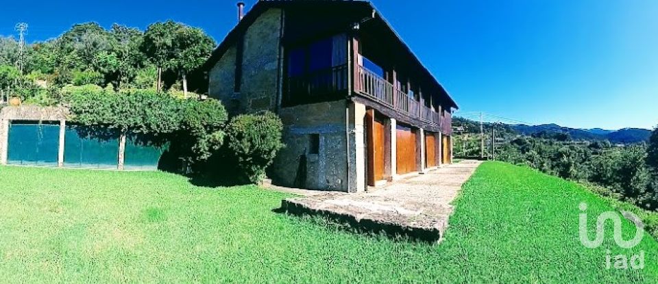 Casa de Campo T5 em Vilela, Seramil E Paredes Secas de 232 m²