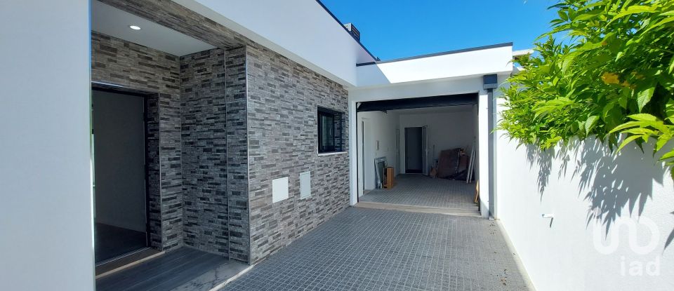 Lodge T3 in Fernão Ferro of 160 m²