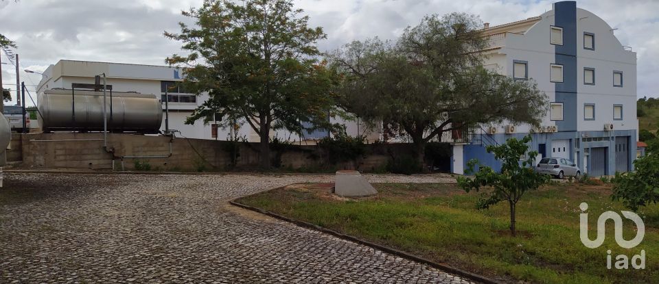 Hangar à Bensafrim e Barão de São João de 2 272 m²