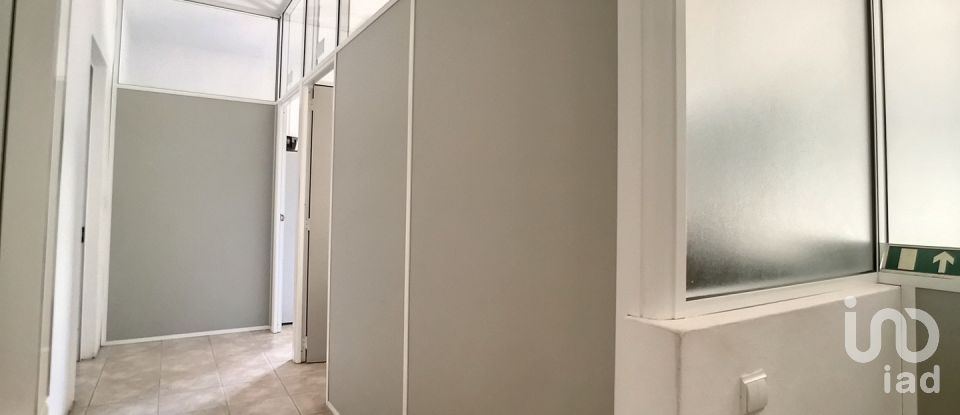 Espaço Comercial em Oliveira De Azeméis, Santiago De Riba-Ul, Ul, Macinhata Da Seixa E Madail de 600 m²