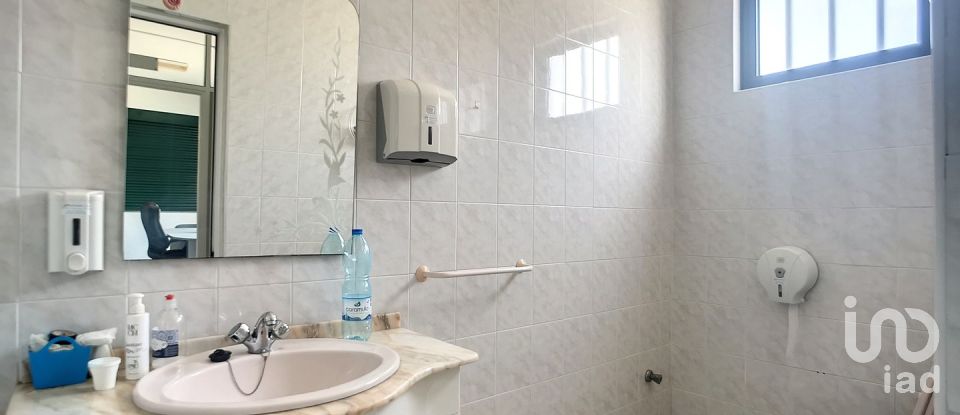 Espaço Comercial em Oliveira De Azeméis, Santiago De Riba-Ul, Ul, Macinhata Da Seixa E Madail de 600 m²