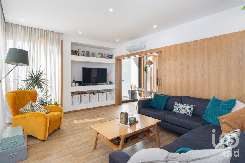 Maison de ville T4 à Ovar, São João, Arada e São Vicente de Pereira Jusã de 330 m²