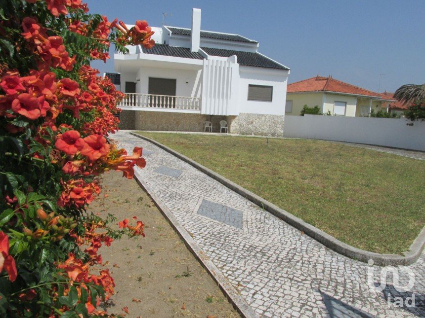 Lodge T4 in Gaeiras of 315 m²