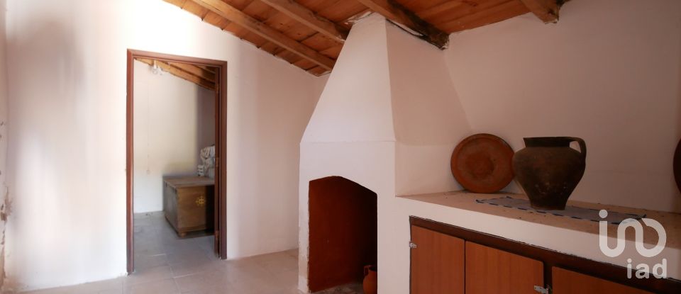 Casa tradicional T2 em Almodôvar e Graça dos Padrões de 105 m²