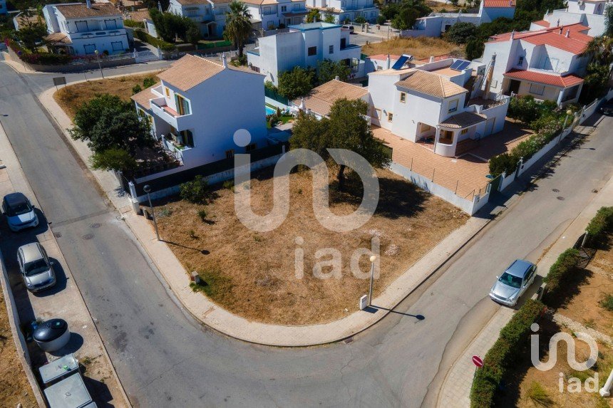 Terrain à bâtir à Quelfes de 427 m²