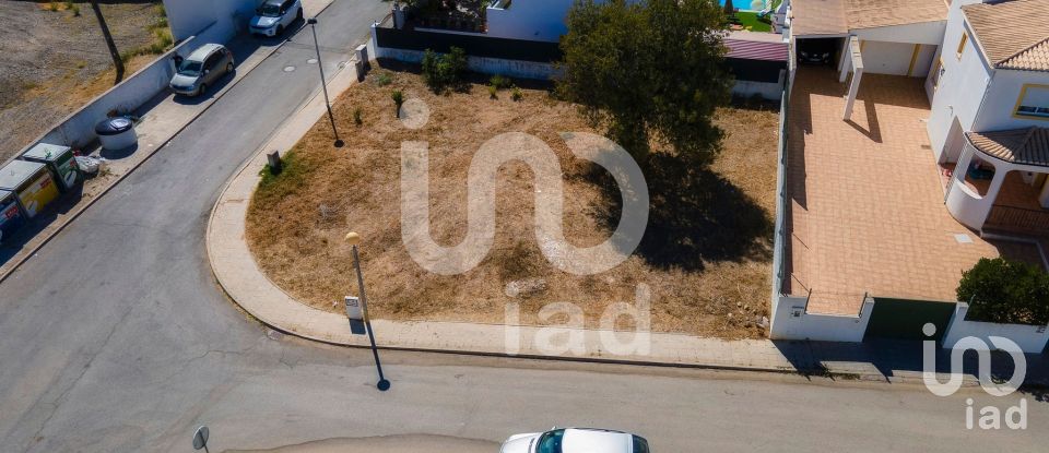 Terrain à bâtir à Quelfes de 427 m²