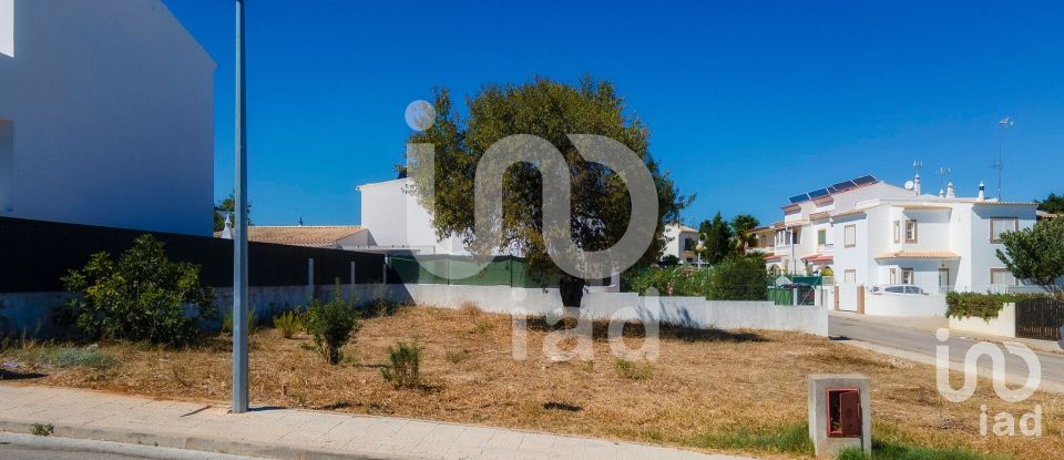 Terrain à bâtir à Quelfes de 427 m²