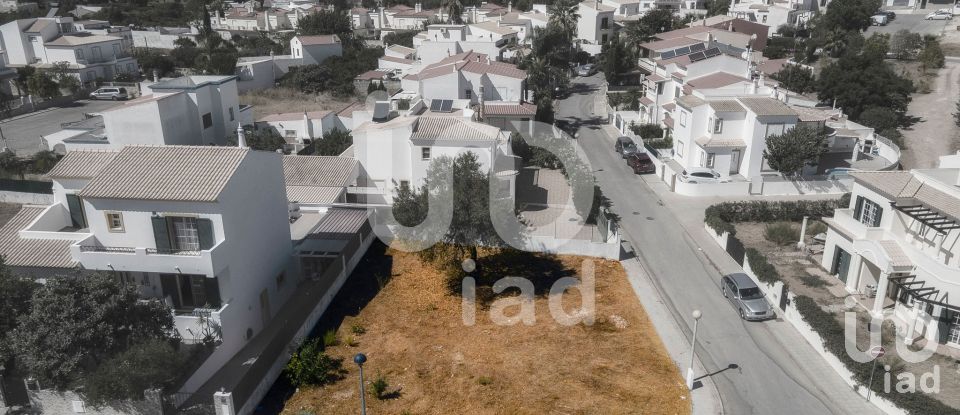 Terrain à bâtir à Quelfes de 427 m²