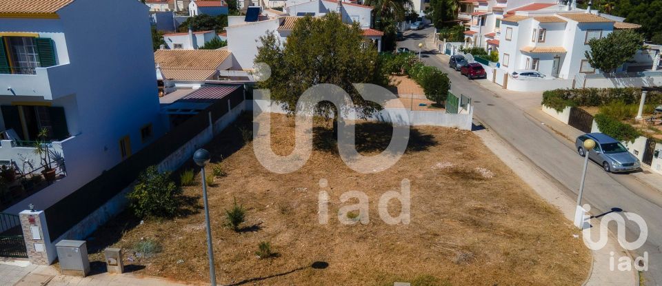 Terrain à bâtir à Quelfes de 427 m²