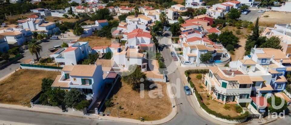 Terrain à bâtir à Quelfes de 427 m²