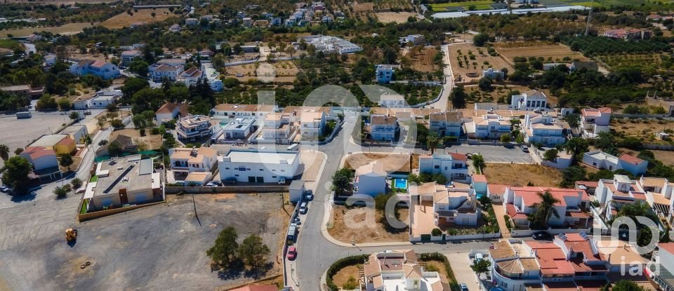 Terrain à bâtir à Quelfes de 427 m²