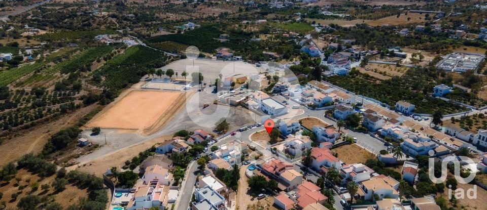 Terrain à bâtir à Quelfes de 427 m²