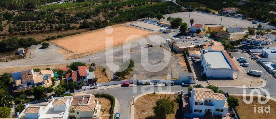Terrain à bâtir à Quelfes de 427 m²