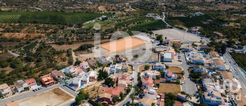 Terrain à bâtir à Quelfes de 427 m²