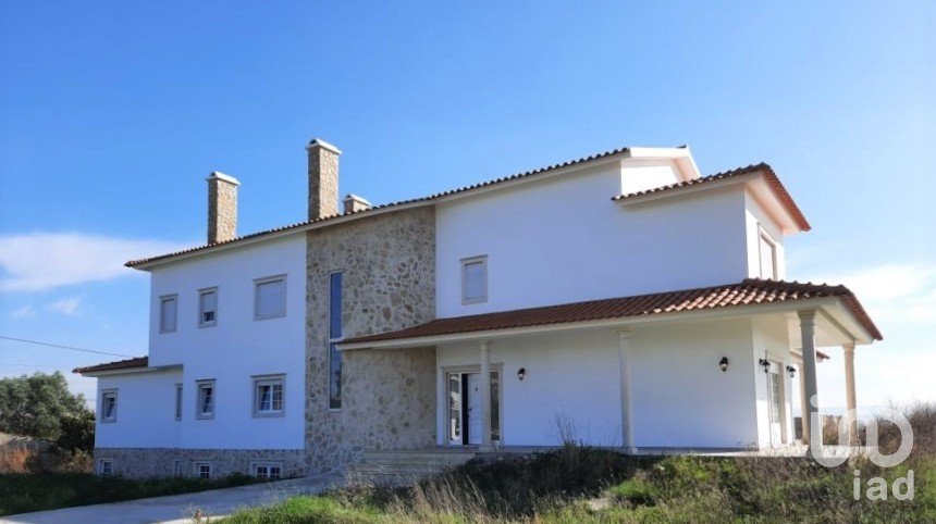 House T8 in Cela of 364 m²