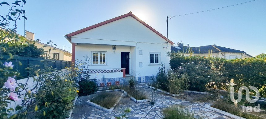 Maison traditionnelle T3 à Ponte do Rol de 94 m²