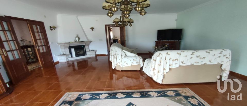 Casa / Villa T5 em Caldas da Rainha - Santo Onofre e Serra do Bouro de 135 m²