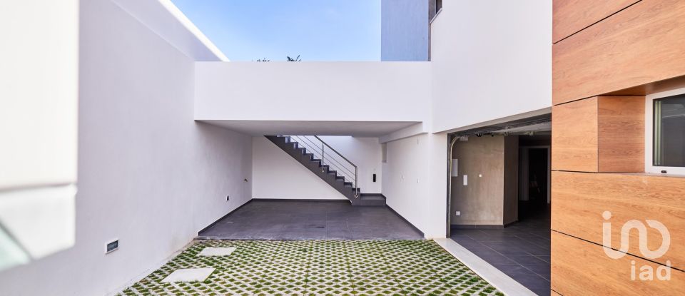 House T4 in Cascais e Estoril of 250 m²
