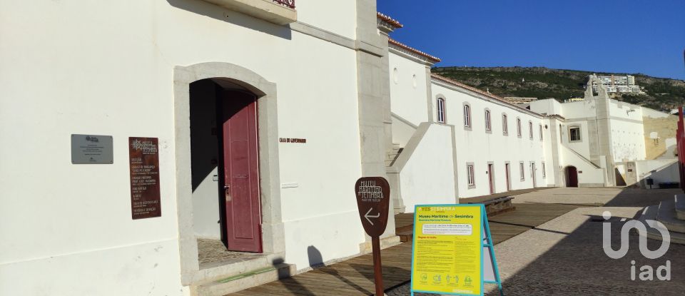 House T4 in Sesimbra (Castelo) of 296 m²