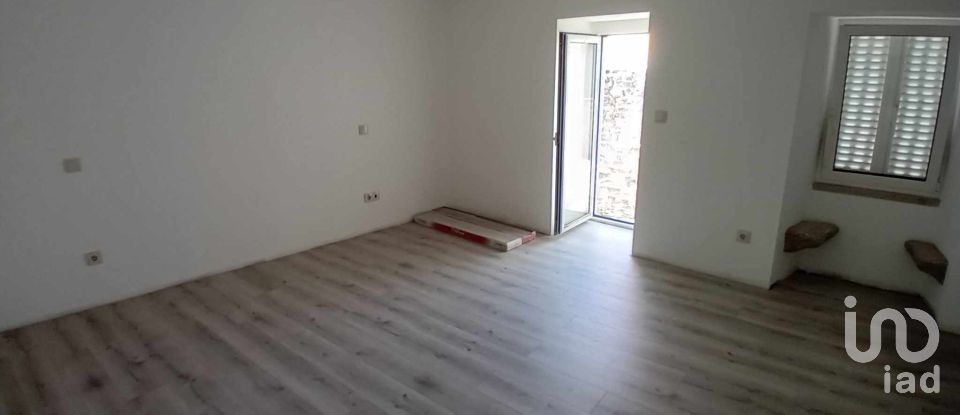 House T2 in Penso of 396 m²