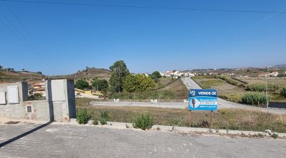 Terrain à Freiria de 354 m²