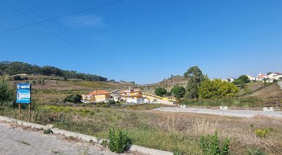 Terrain à Freiria de 354 m²
