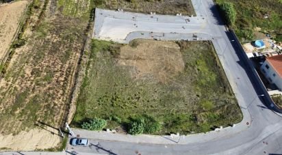 Terrain à Freiria de 354 m²