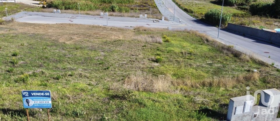 Terrain à Freiria de 354 m²