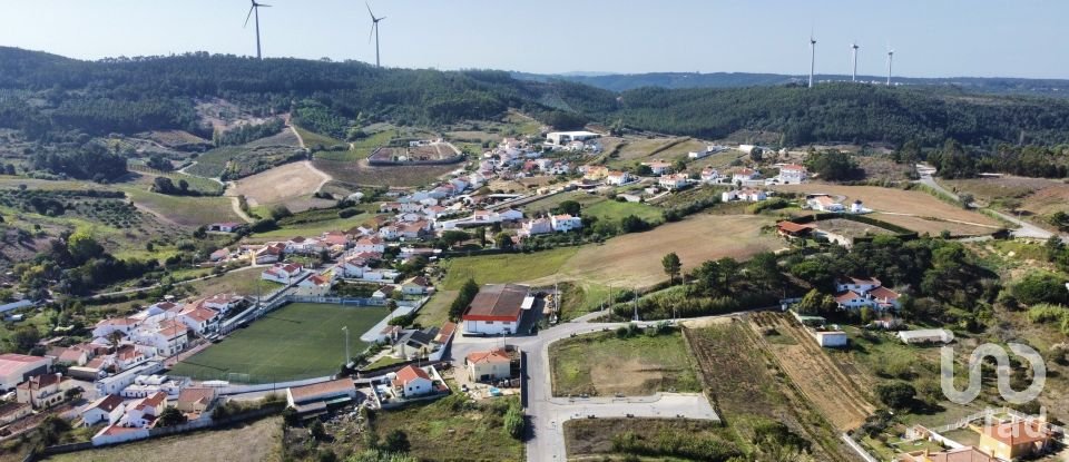 Terrain à Freiria de 354 m²